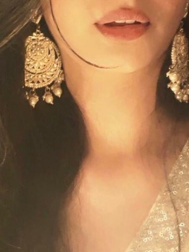 88+ Half face girl dp aesthetic look loved by Gen Z