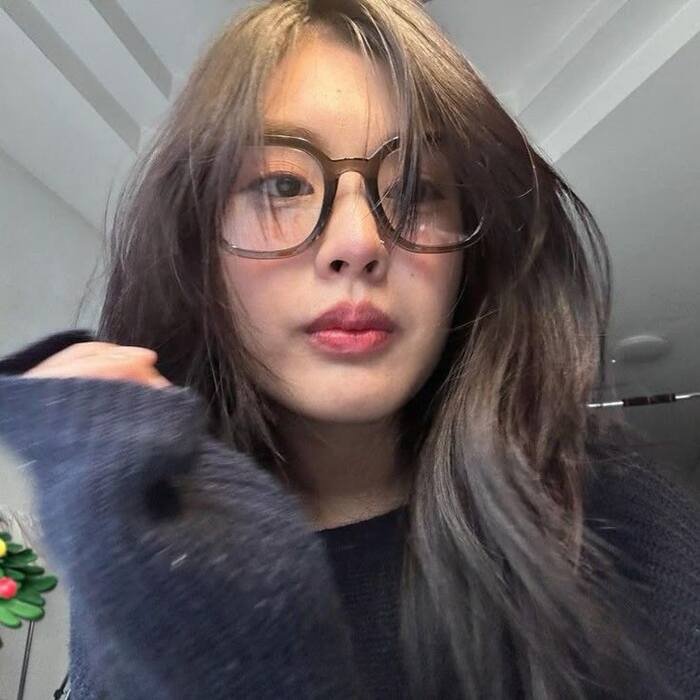 aethetics girl dp for whatsapp