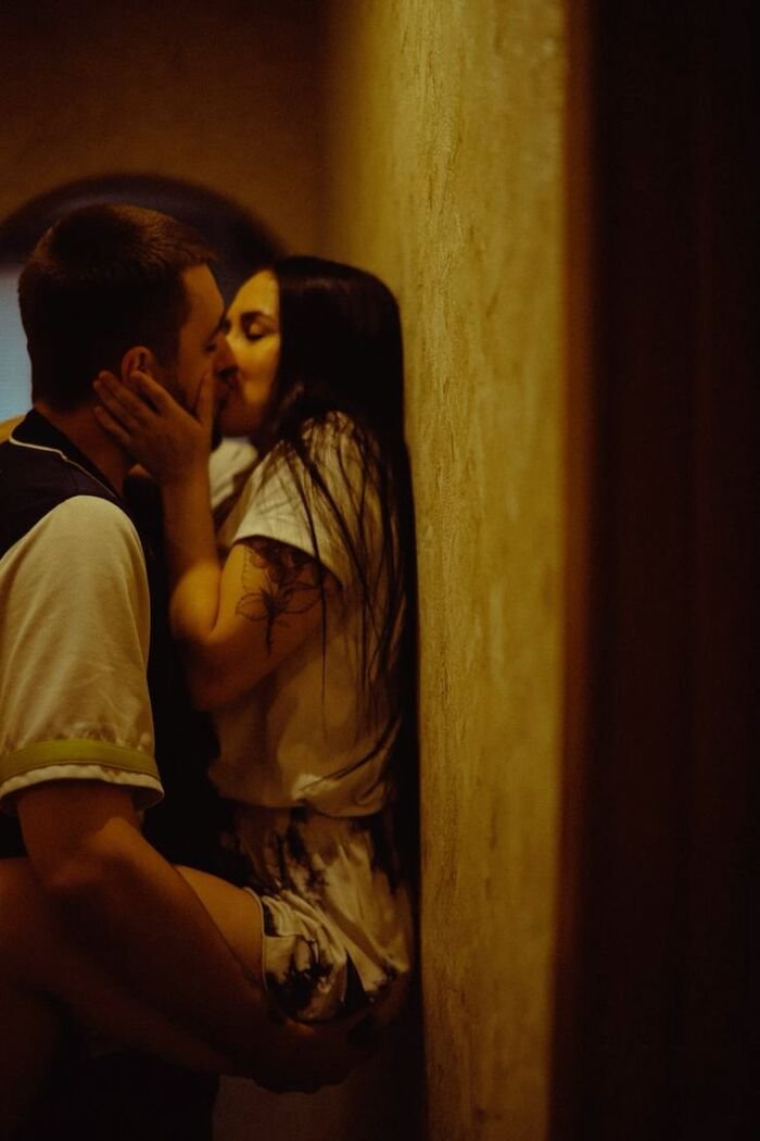 aethetics vertical lips kiss images hd