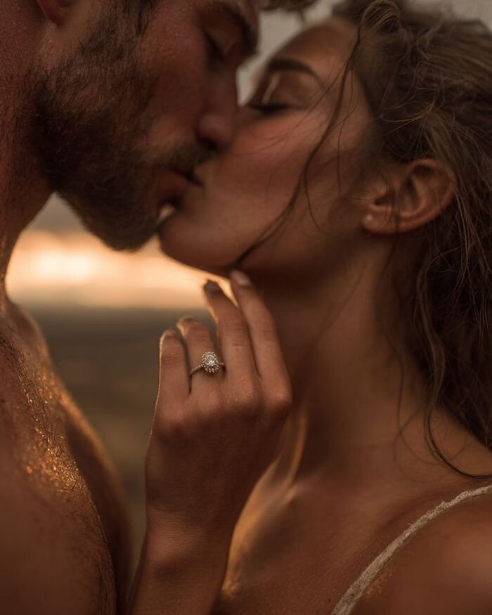 aethetics vertical lips kiss images hot