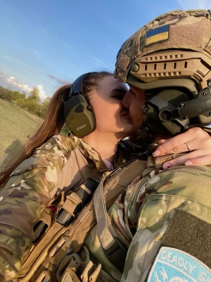 army couple display picture full hd