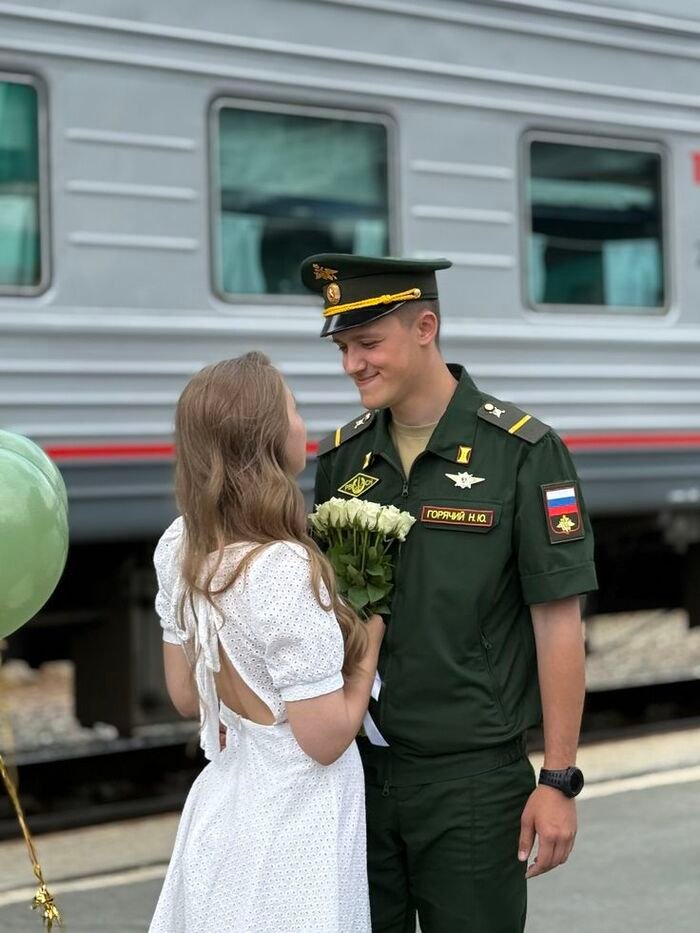 army couple dp cute hd