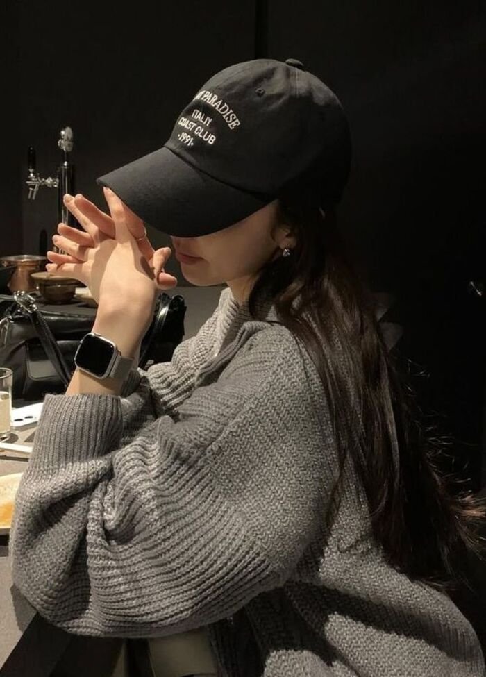 confident smart girl dp