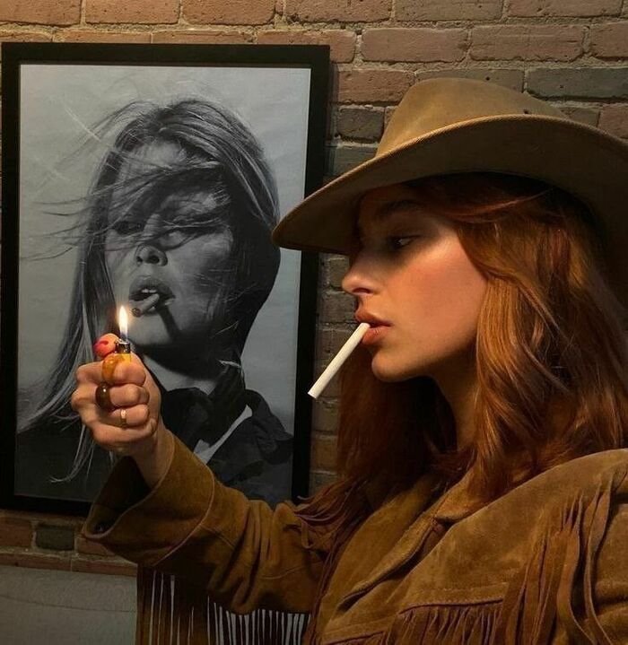 cool smoking girl dp