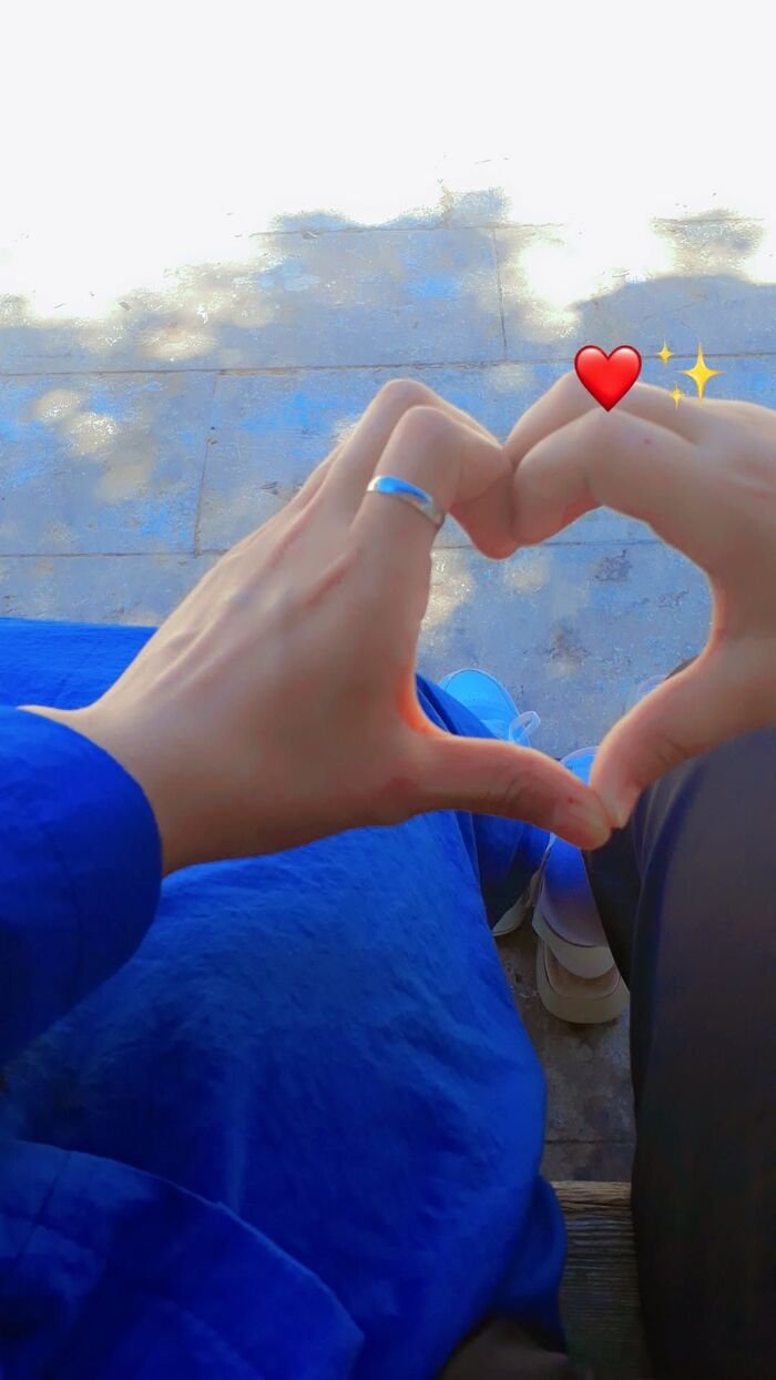 couple hands dp bright hd