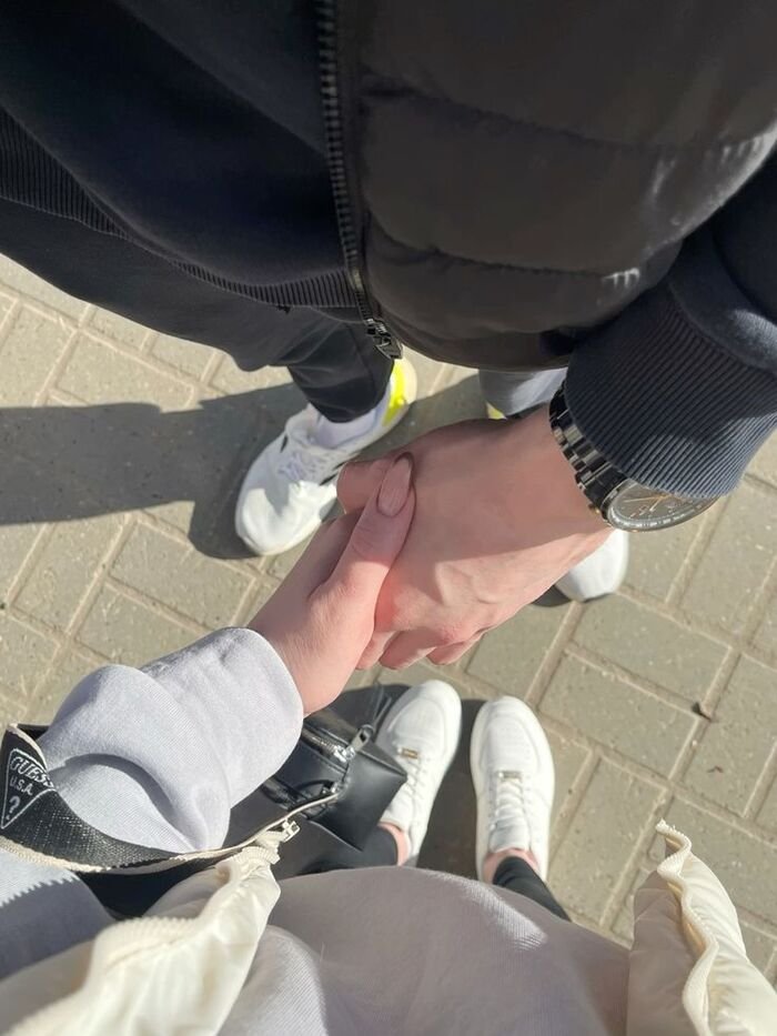 couple hands dp clean hd