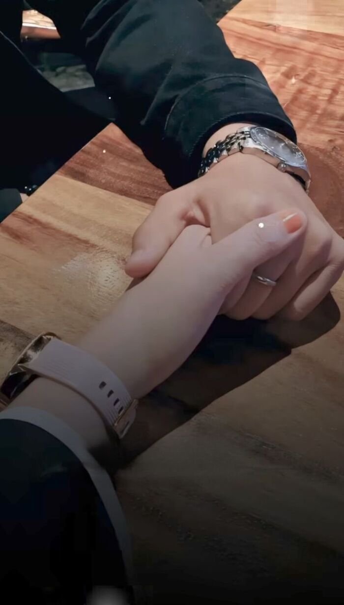 couple hands dp clear hd