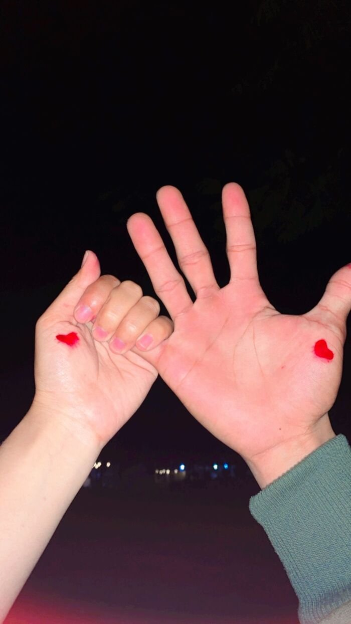 couple hands dp regular hd