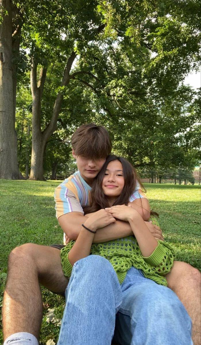 couple hug dp full hd