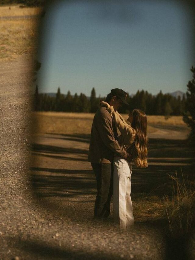 Latest 39+ Couple DP: Best Romantic Icons for Socials