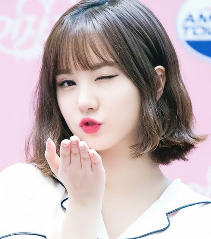 flying kiss image cute