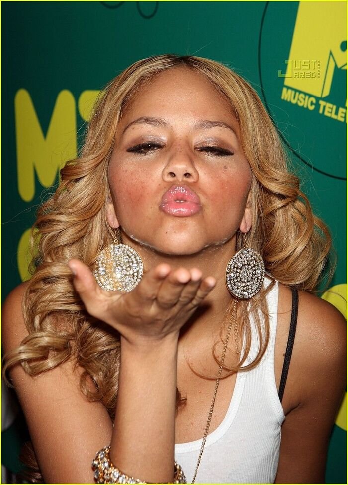 flying kiss image girl