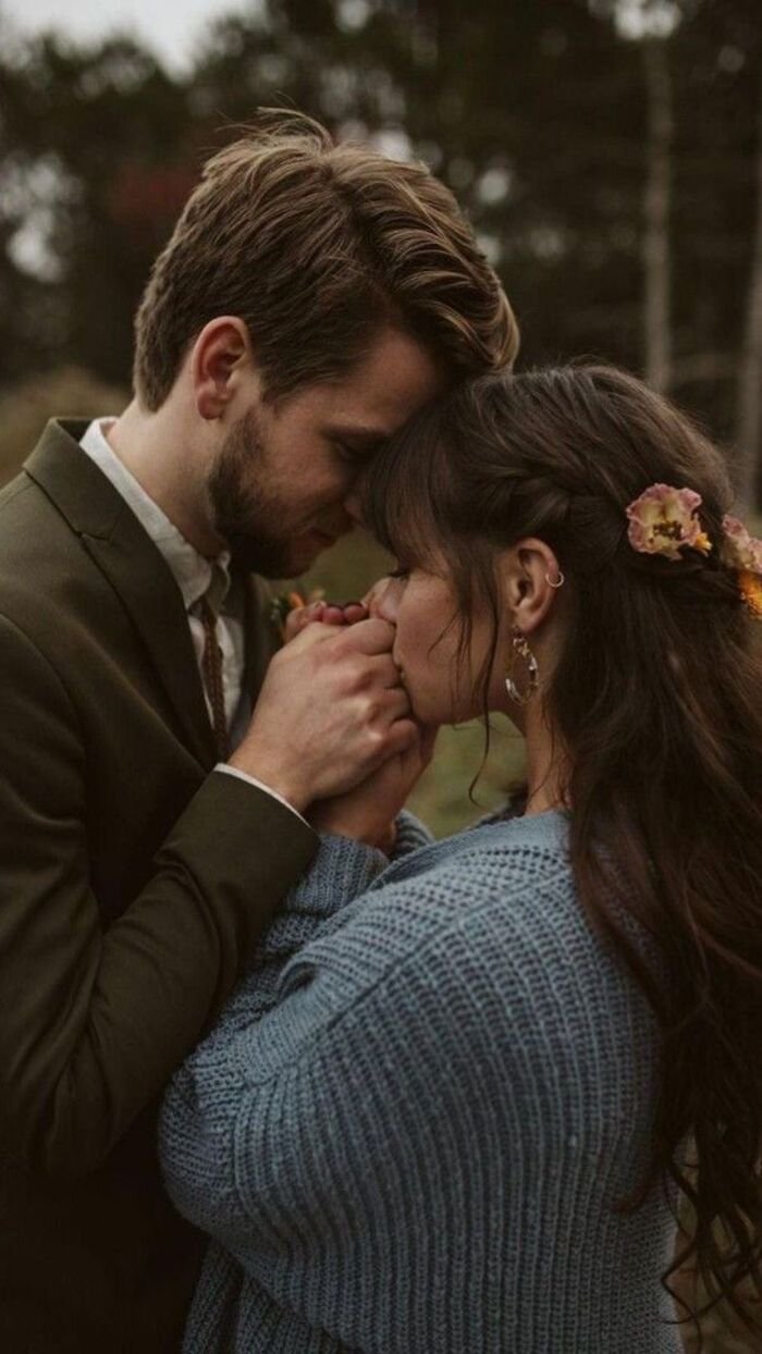 hand kiss images aethetics hd