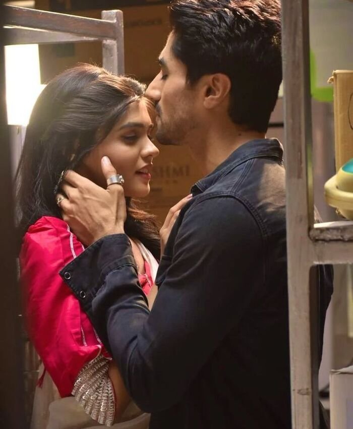 hd aethetics forehead kiss images