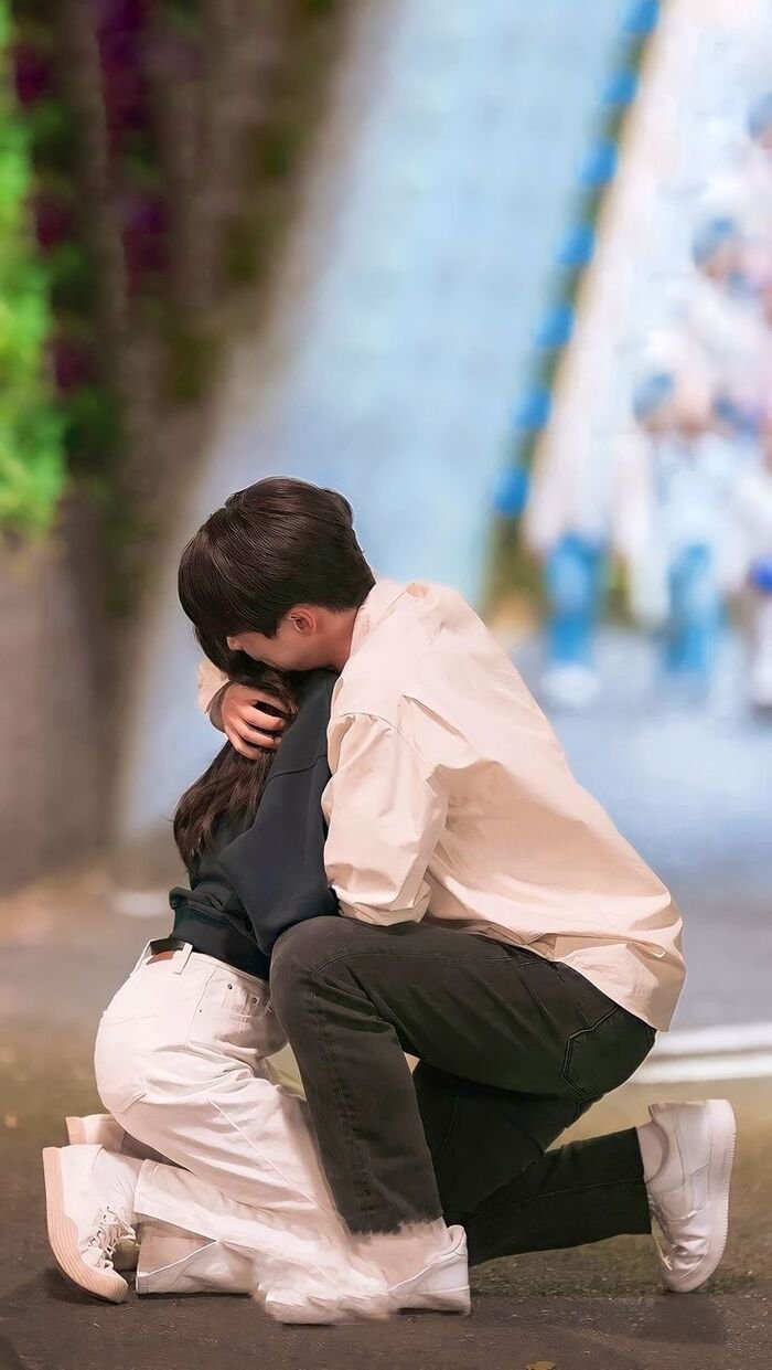 hug kiss image aethetics