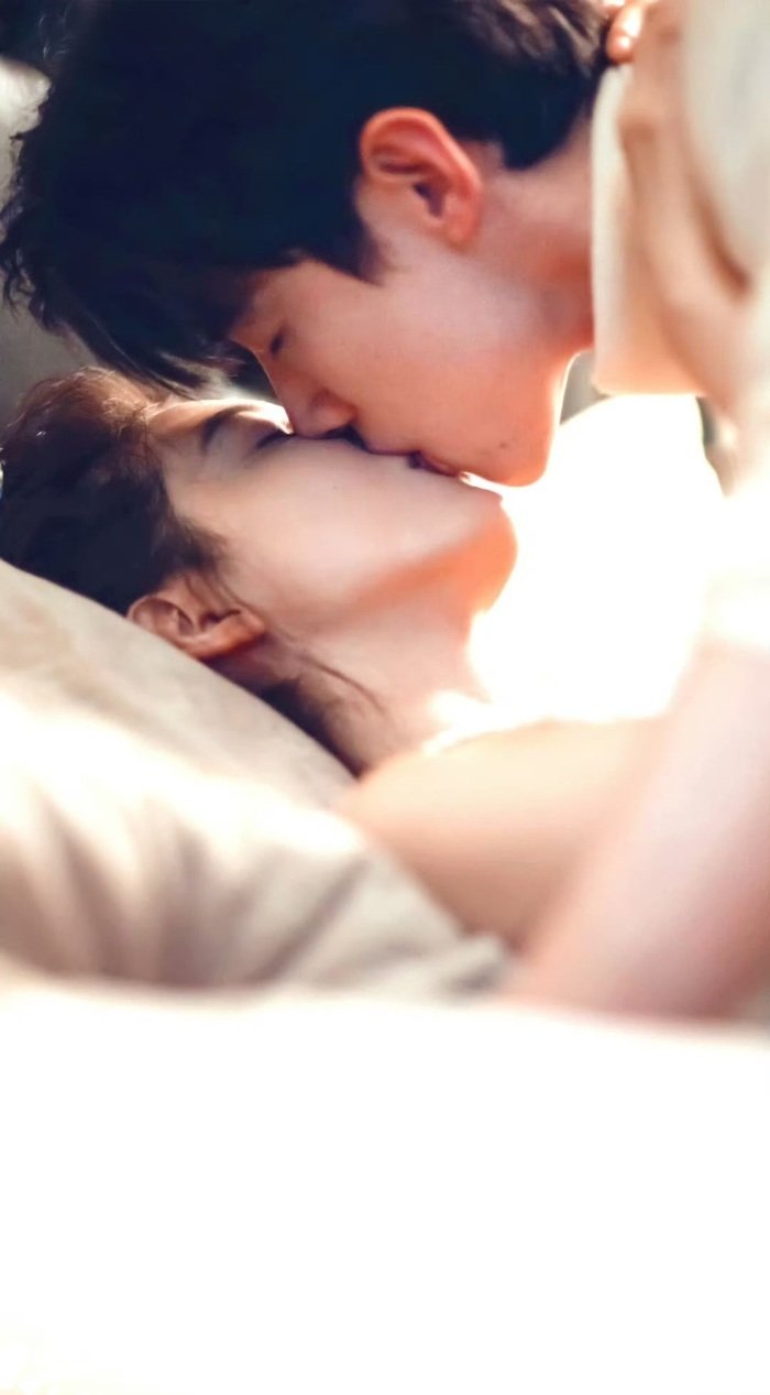 indian kiss image aethetics hot