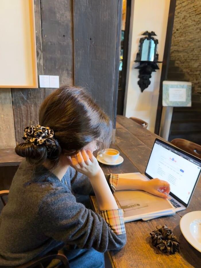 peaceful study girl dp