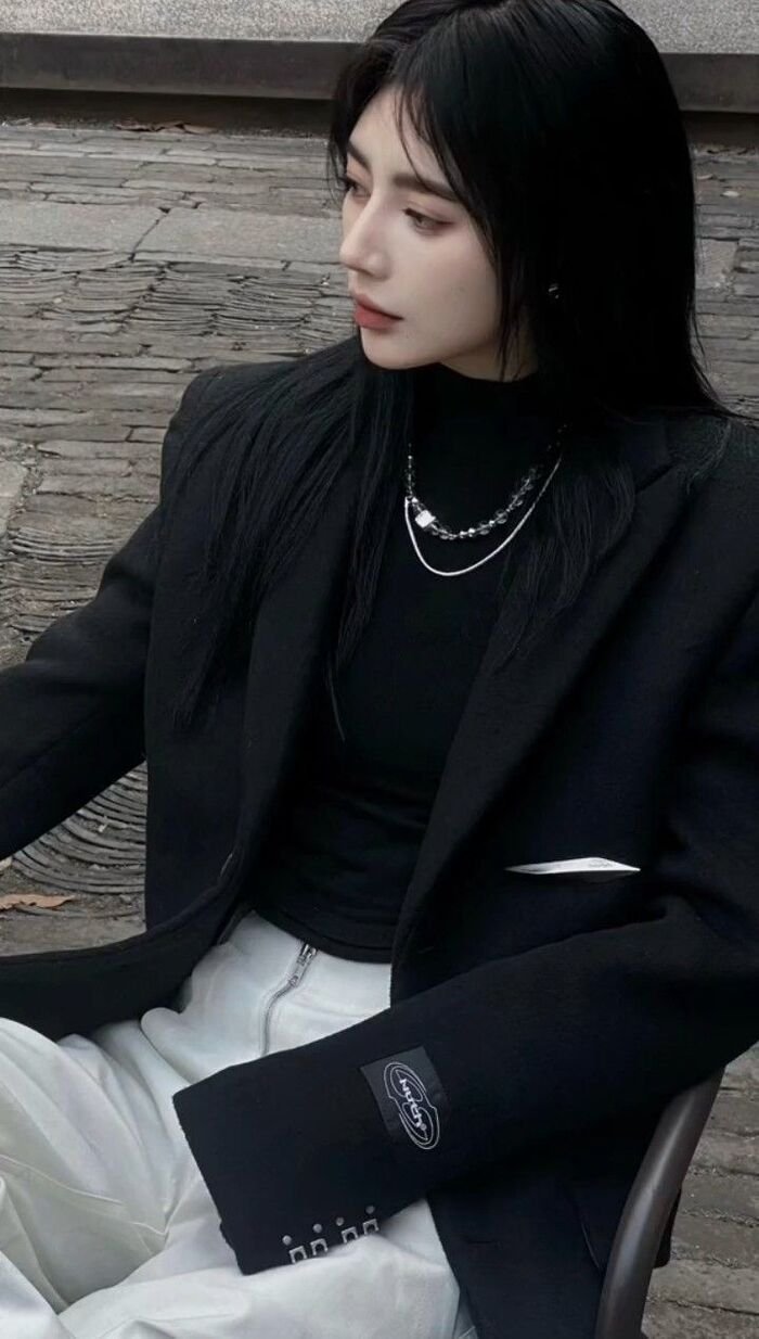 premium suit girl dp