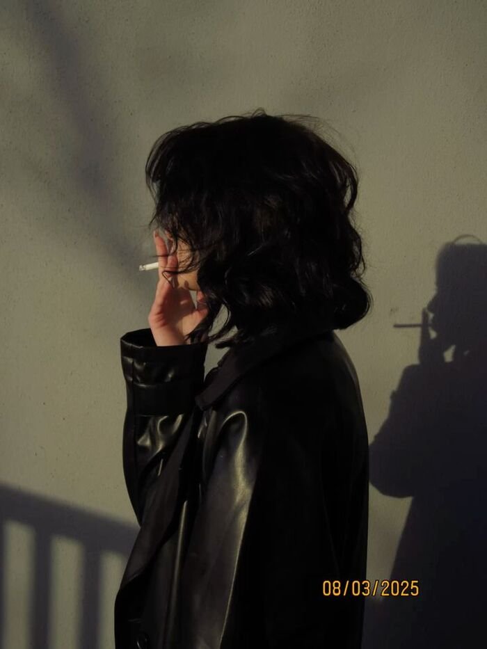 quiet smoking girl hd