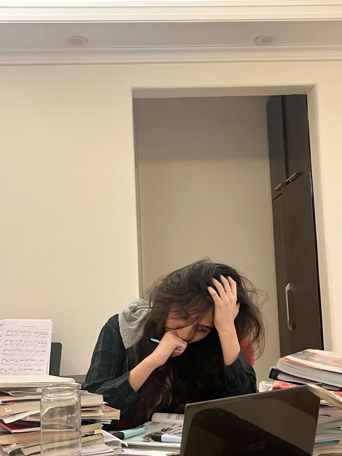 smart girl portrait hd