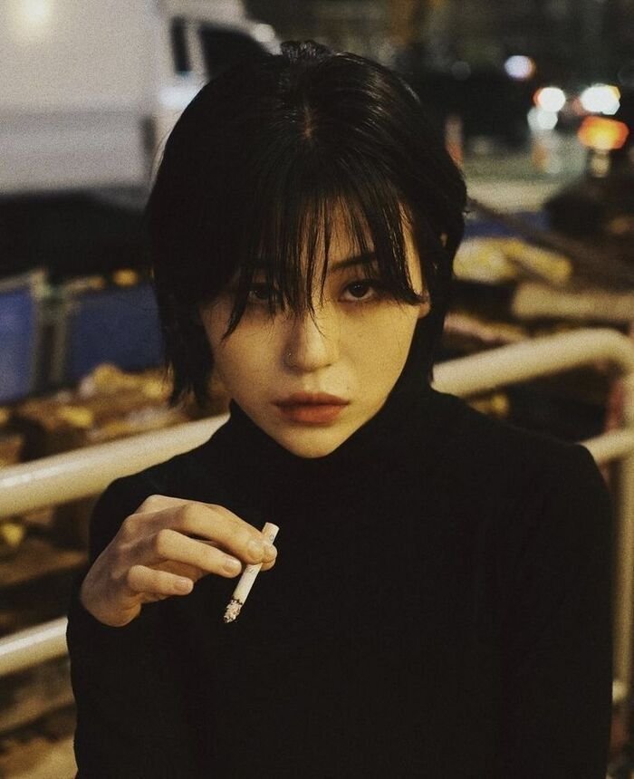 smoking girl ambience full hd