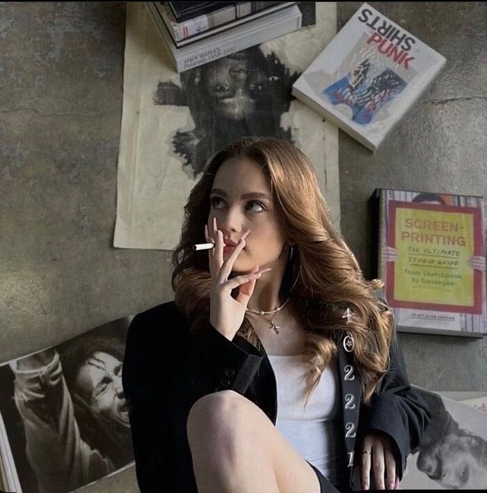 smoking girl aura full hd