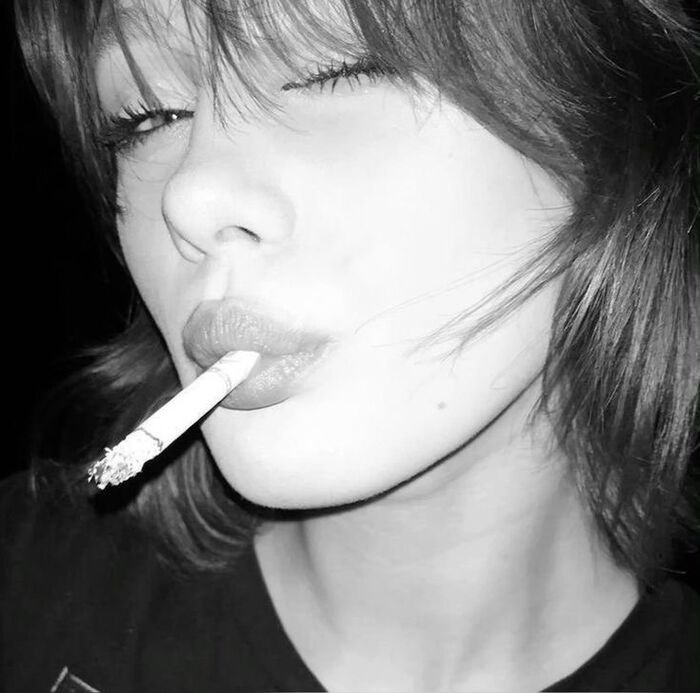smoking girl expression hd