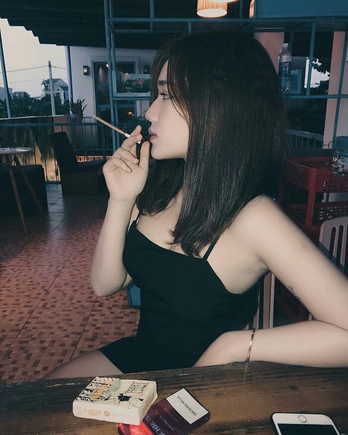 smoking girl profile hd