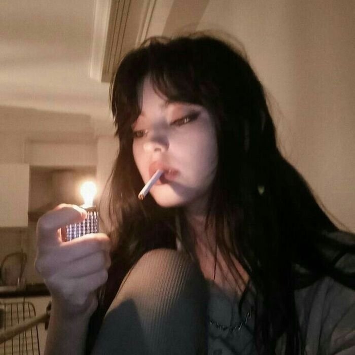 smoking girl scene full hd