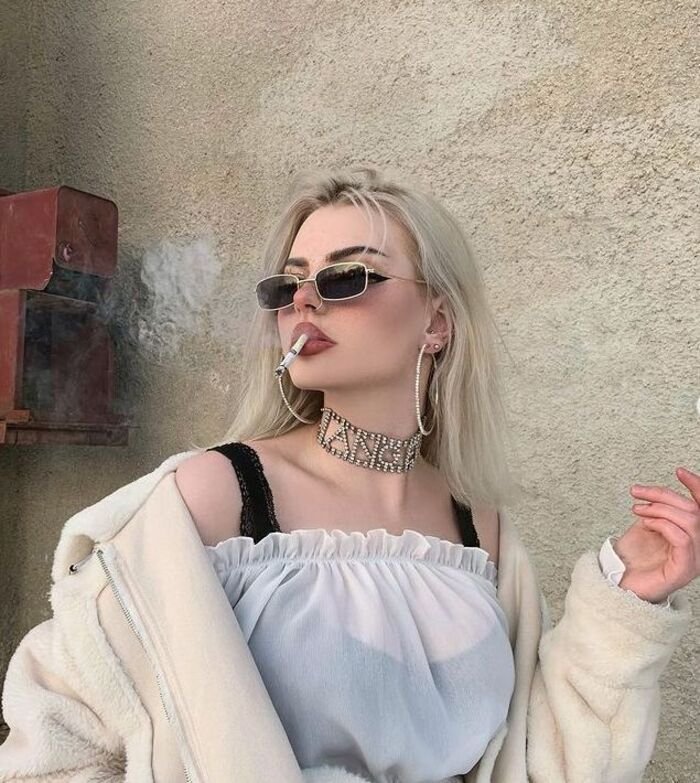 smoking girl vibe hd