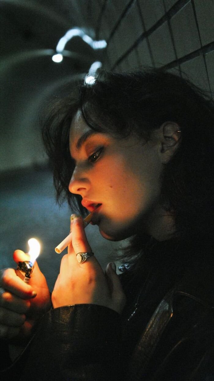soft smoking girl mood hd