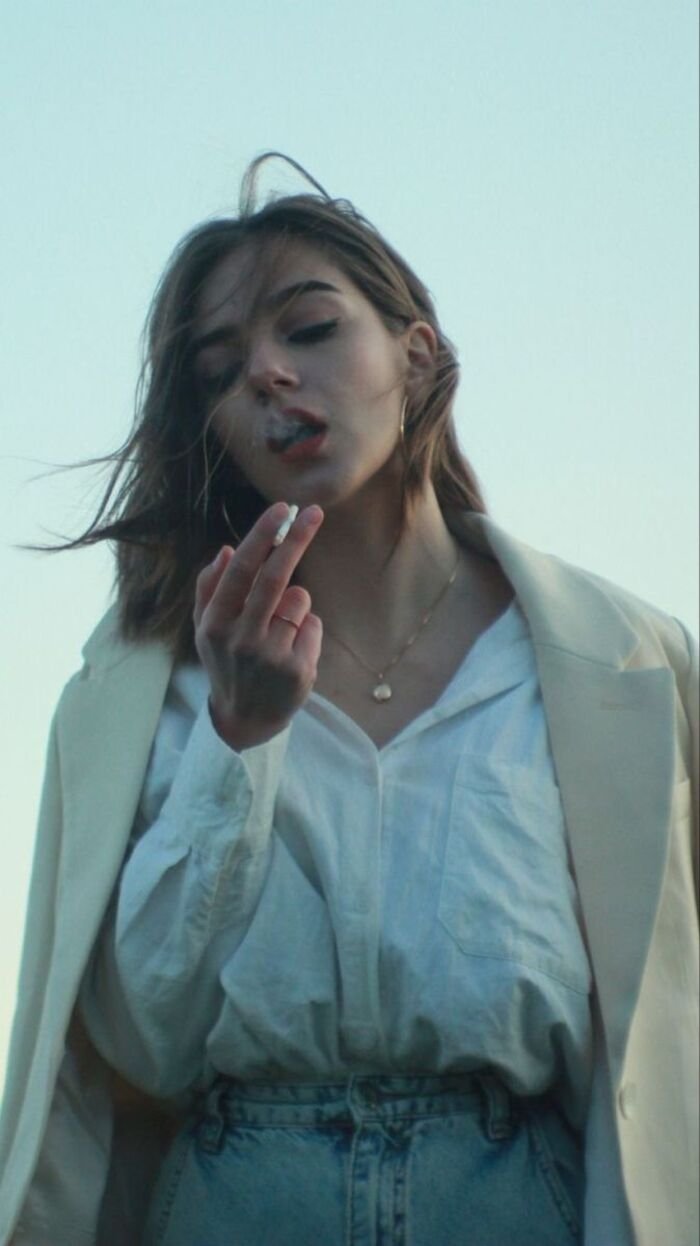 subtle smoking girl dp