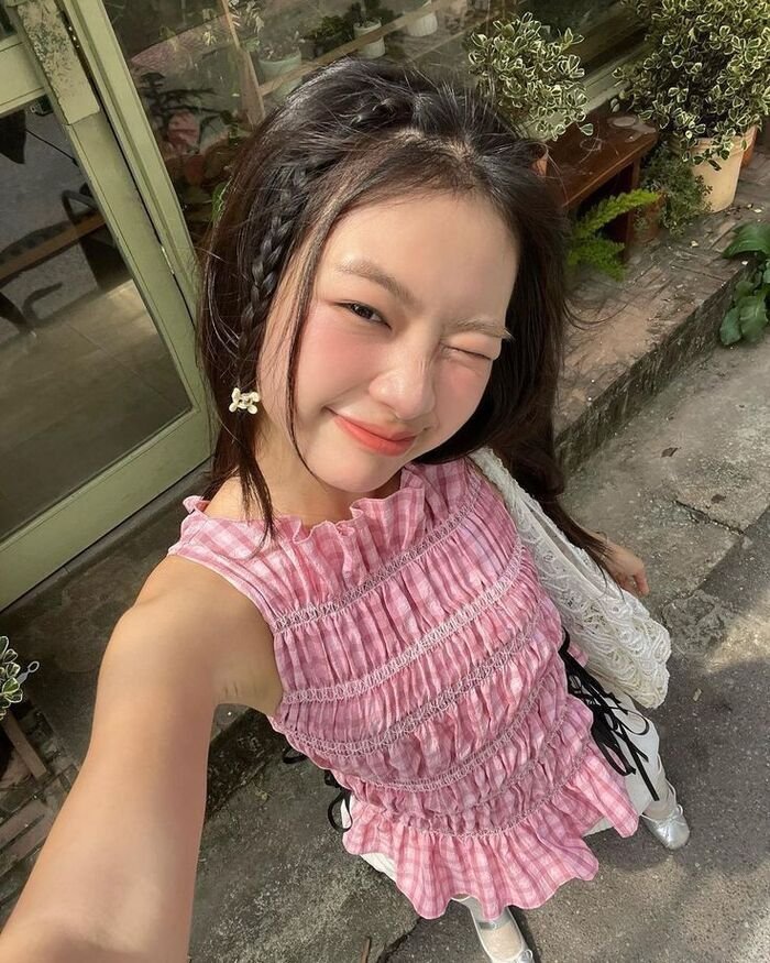 trendy stylish girl dp