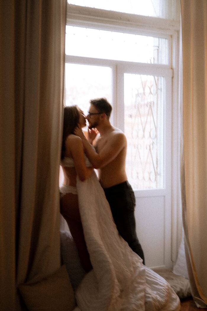 vertical lips kiss images hot full hd