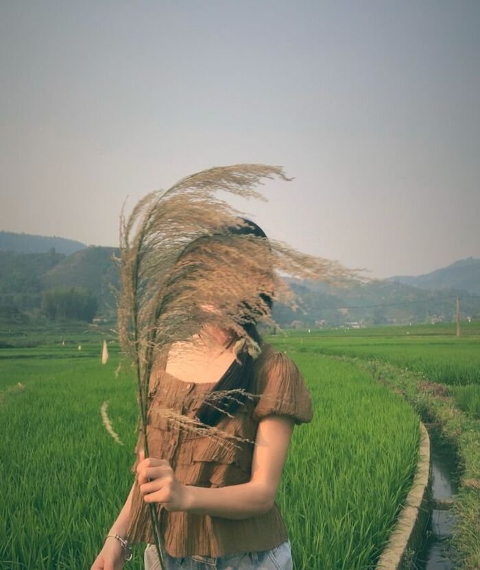 vintage village girl dp